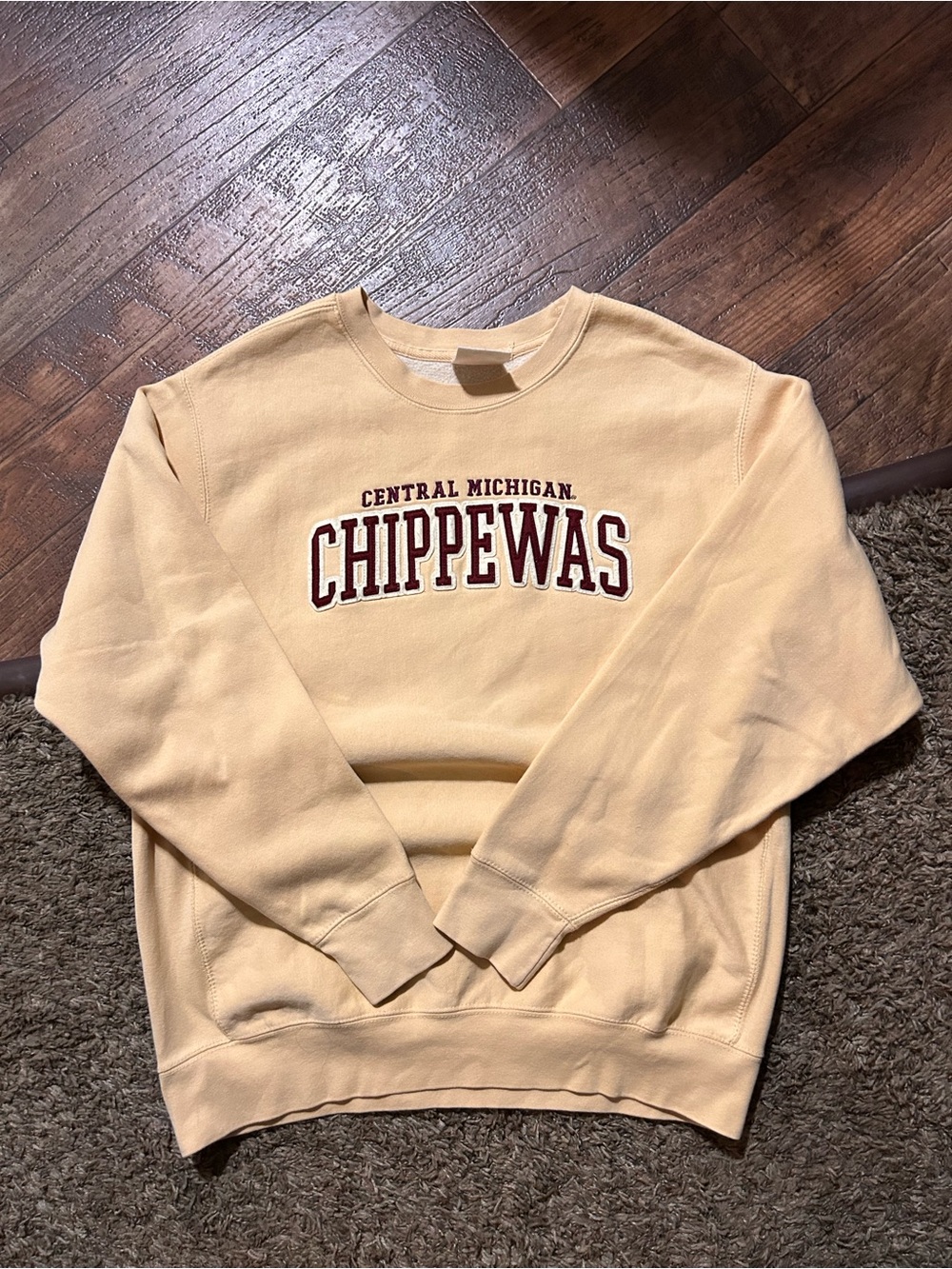 Pale Yellow Central Michigan Chippewas MV Sport Pro Weave Crewneck; size medium
